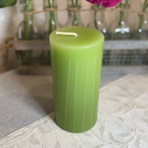 Partylite retired wild fern green striated pillar candle. 3”x6” C16516. Open box